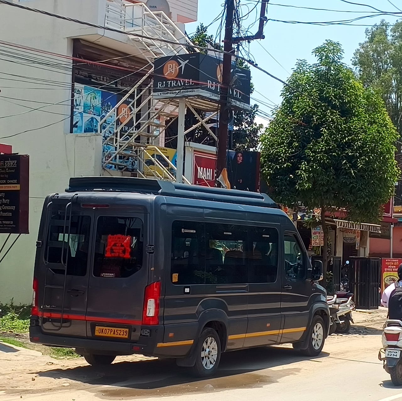 Urbania Tempo Traveller