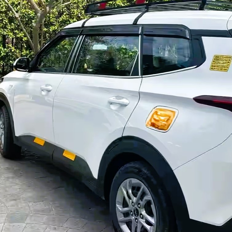Kia Carens Car Rental
