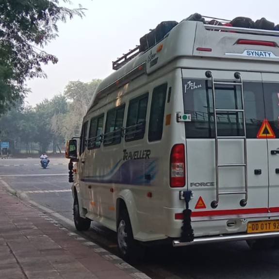 22 Seater Tempo Traveller Dehradun