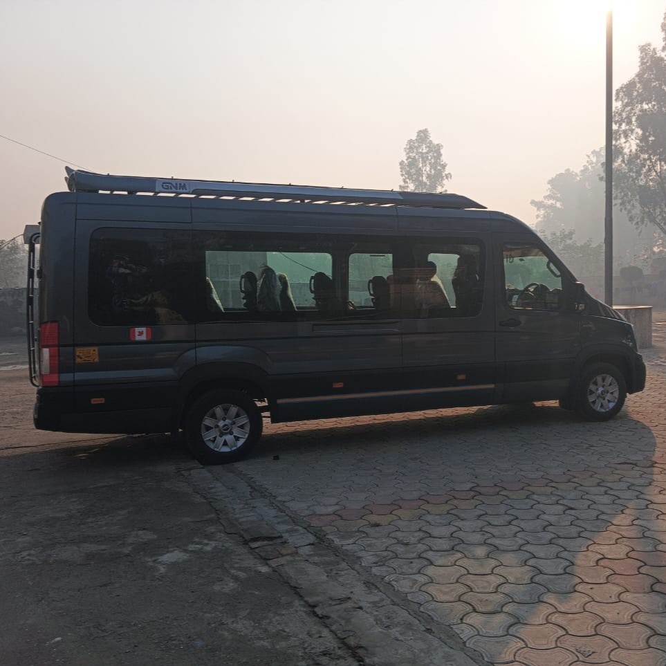 10 Seater Urbania Tempo Traveller Dehradun